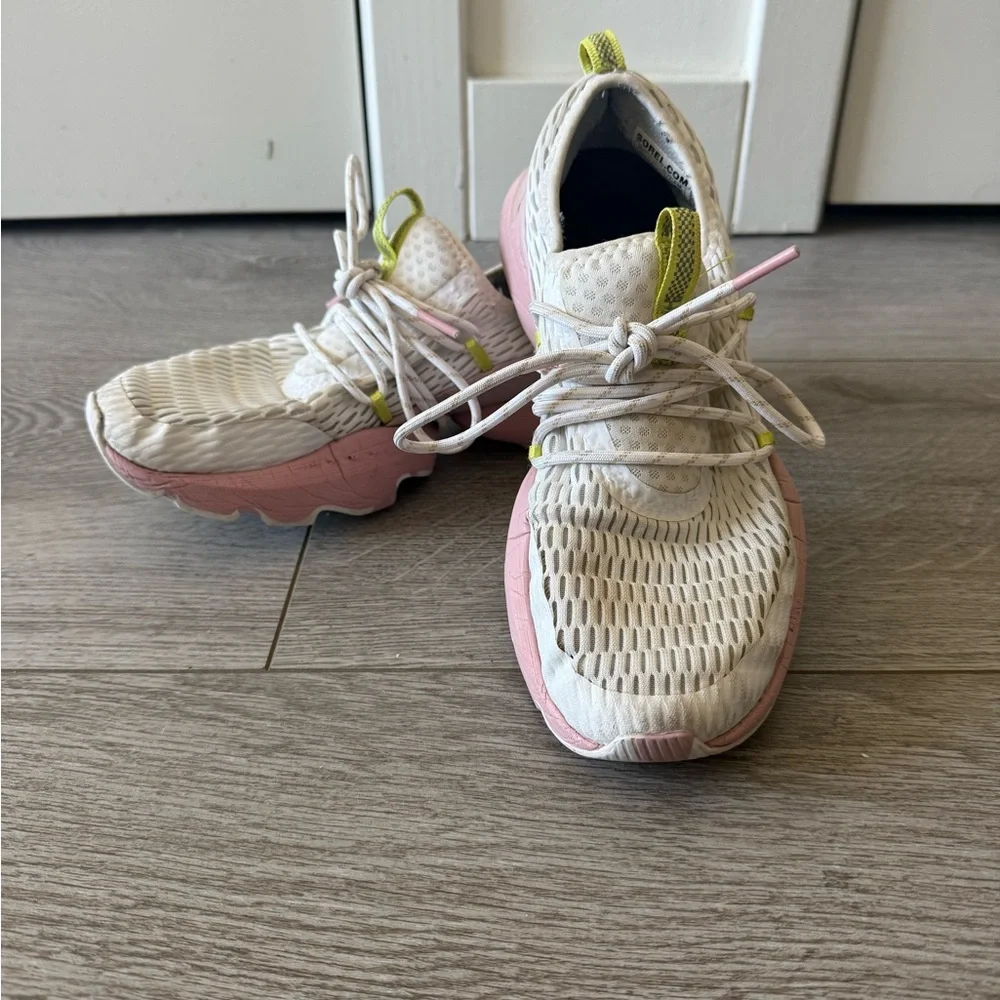 Sorel Women’s White and Pink Sneakers - Picture 2 of 4